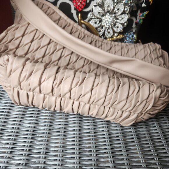 SONDRA ROBERTS ~ Pleated Faux Leather Tote Satchel Shoulder Bag ~ BLUSH - Picture 4 of 4